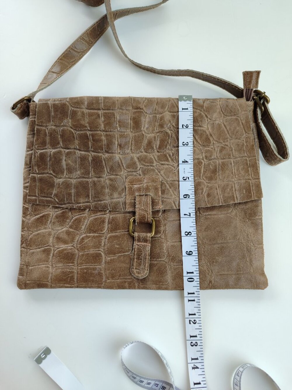 Vintage Italian Taupe genuine Leather Croc Embossed Messenger Bag - Picture 8 of 10